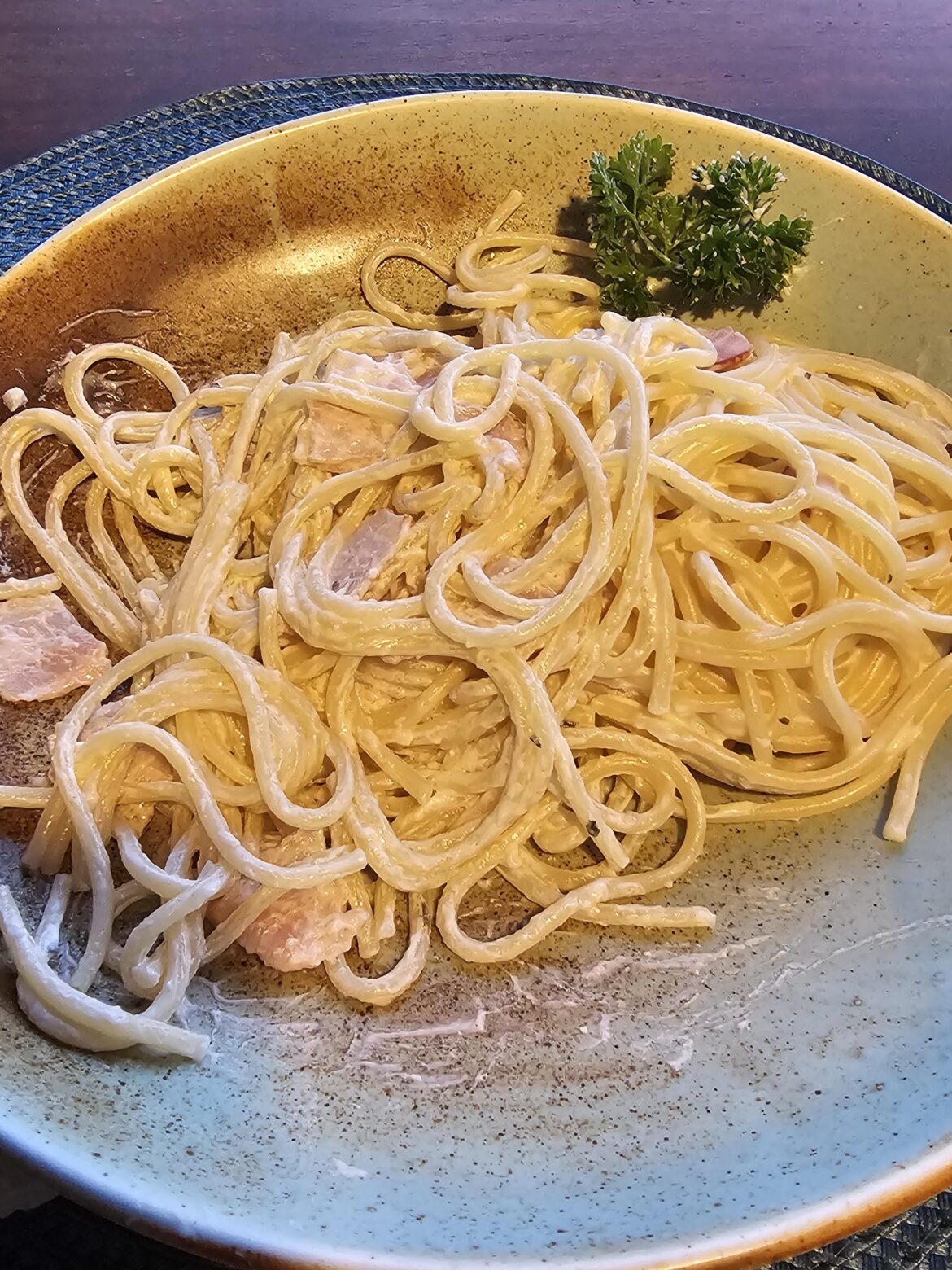 'Carbonara' in sri lanka cooked by russians.
