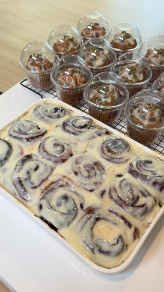 [homemade] Cinnamon Rolls&Pumpkin Muffins