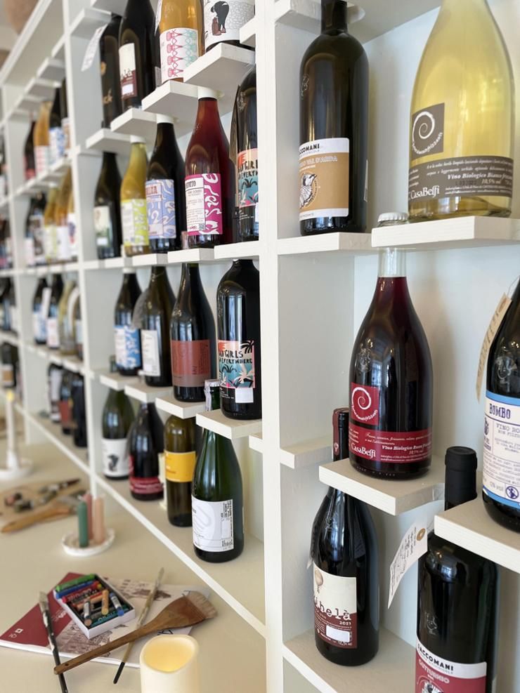 For a casual yet informative experience on Italian wine, Brillo has a lot to offer. Enter the world of Italian natural wine, with the friendly commentary of owner Park Ji-ae or sommelier Massimiliano Palleschi. Courtesy of Brillo