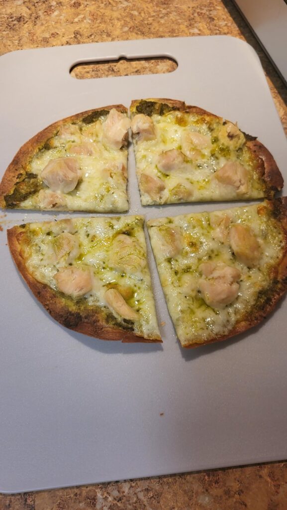 Chicken Pesto Tortilla Pizza, 350 calories