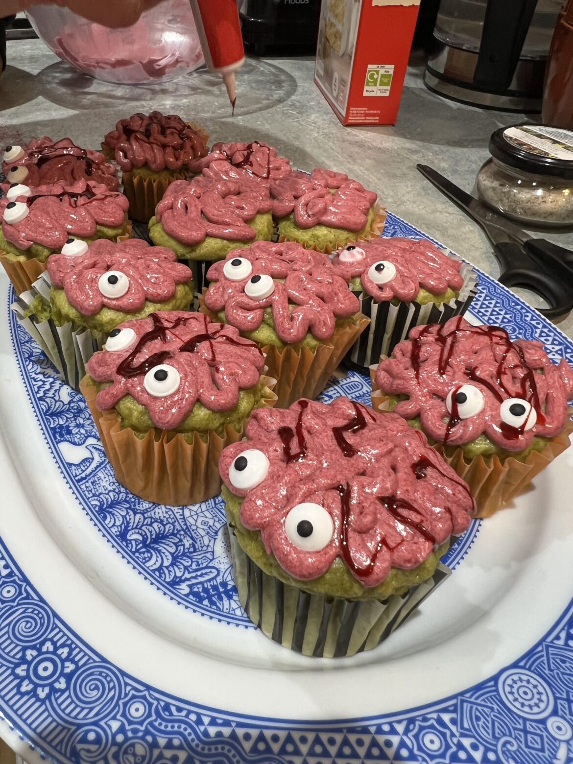 Veganized a box cupcake mix and made zombie brain cupcakes! 🧟‍♀️