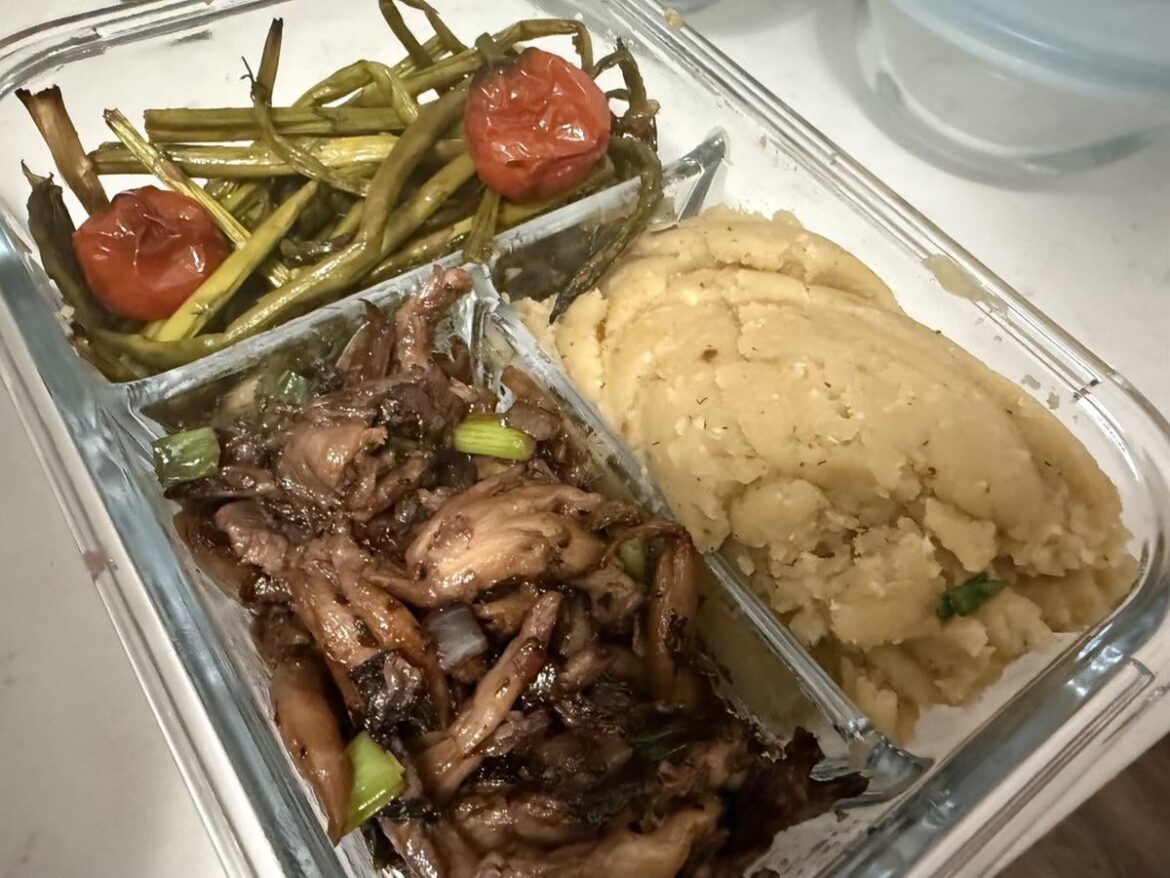 Red wine oyster mushrooms, garlic butter mashed potatoes, citrusy roasted asparagus