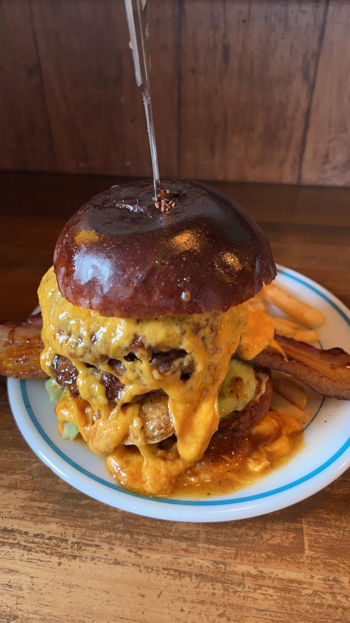 cheese burger with bacon