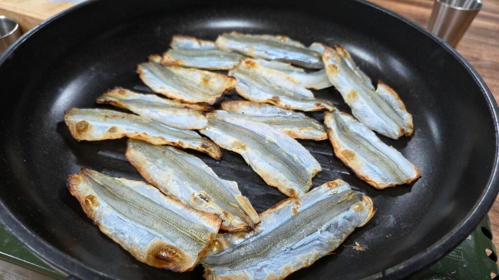 It tastes absolutely amazing!!!!!! 😍Caught and grilled our own halfbeak — insanely good!!