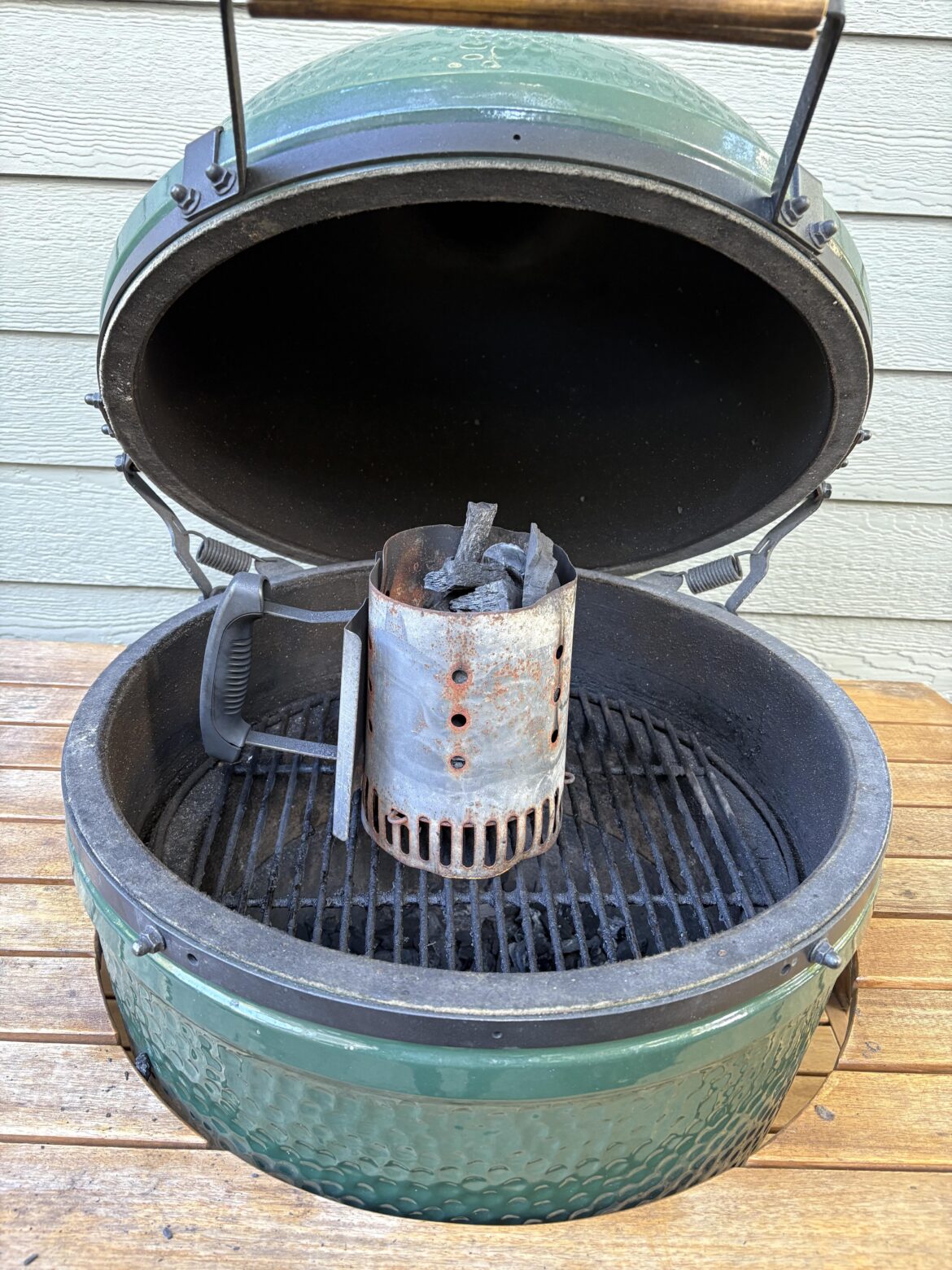 Lighting chimney, lid open or closed?