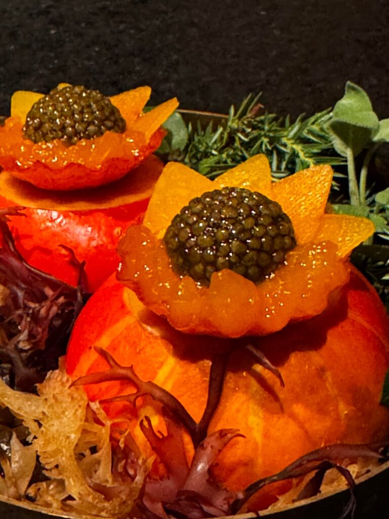 Alouette, 1* Copenhagen. Kitchen Table Alouette, 1* Copenhagen. Kitchen Table