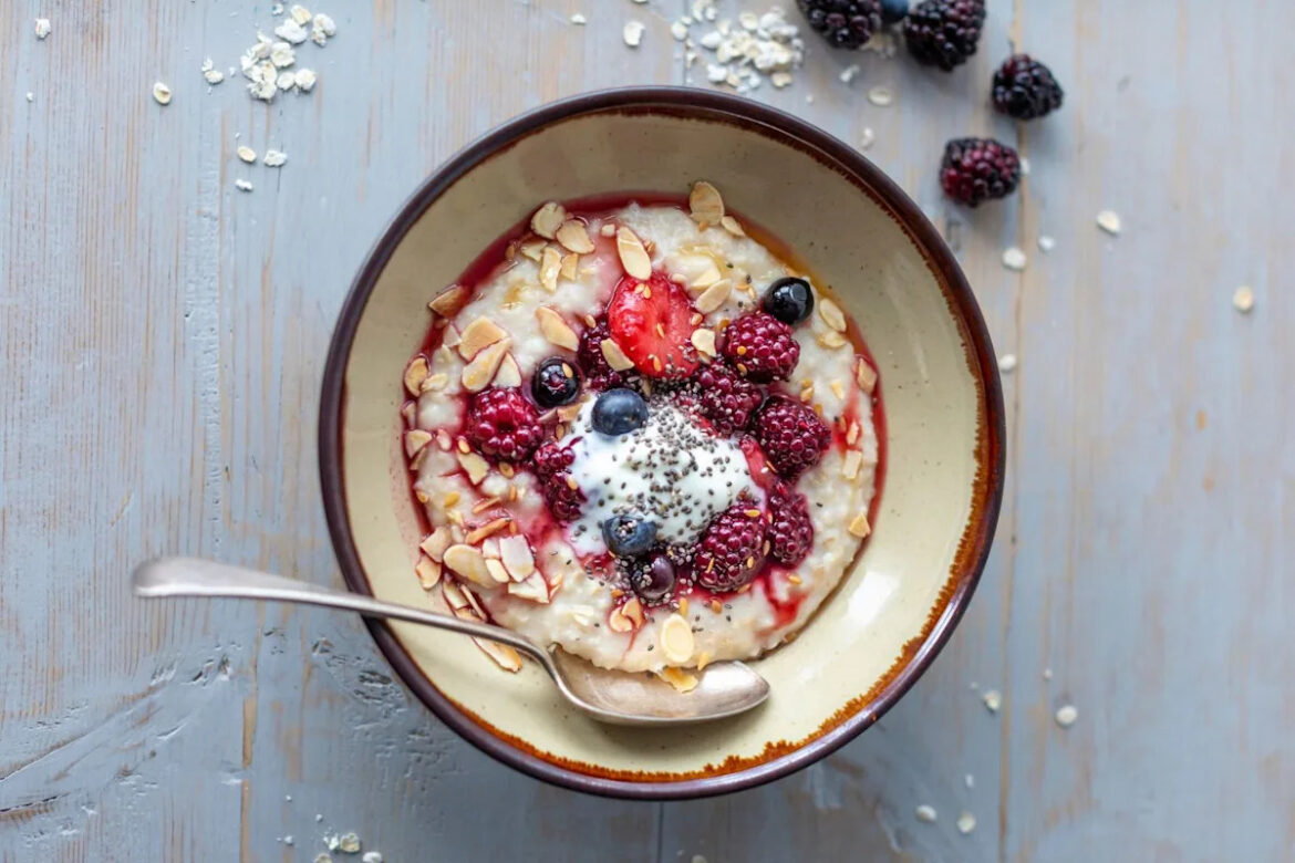 4 superfood porridge recipes to keep you full until lunch 4 superfood porridge recipes to keep you full until lunch