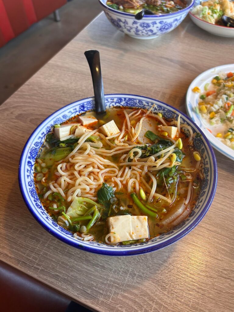 Back at it again with the good eats 🤝🍜