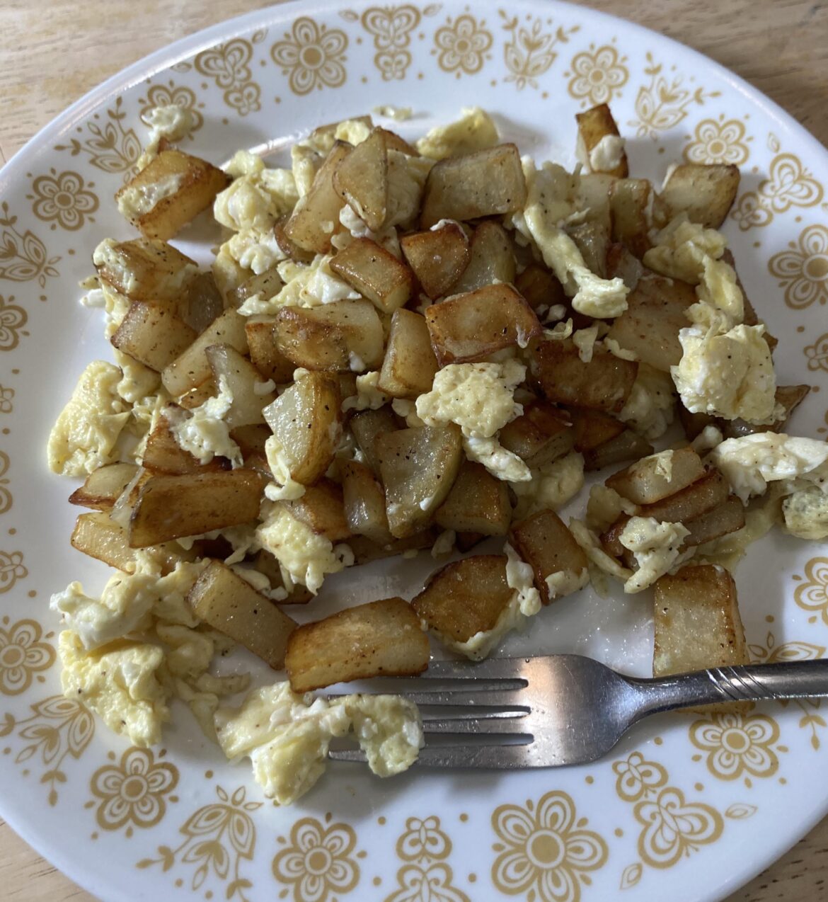 made breakfast again! eggs and fried potatoes ♡＾▽＾♡