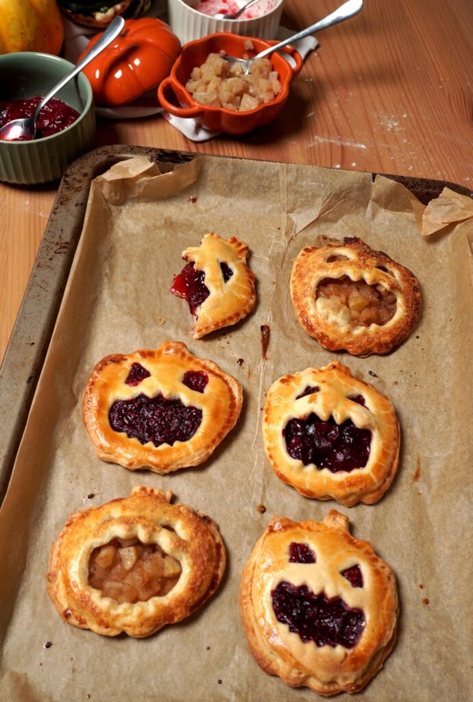 [Homemade] Halloween Hand Pies
