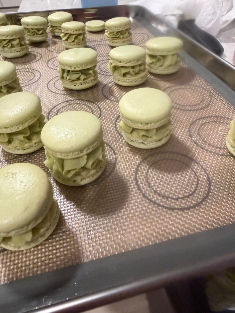 How do I shorten macaron feet? (French macarons) How do I shorten macaron feet? (French macarons)