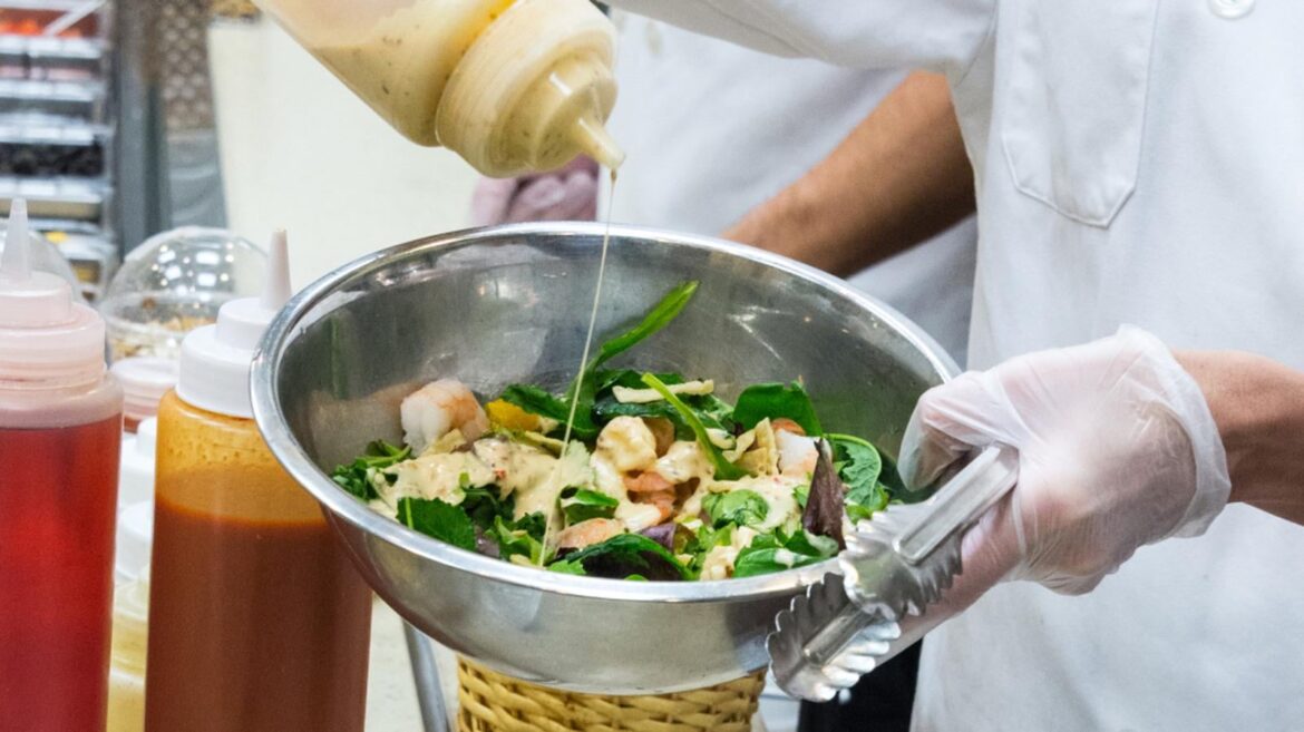 10 Old-School Salad Dressings Everyone Used To Love But Slowly Forgot About - Mashed