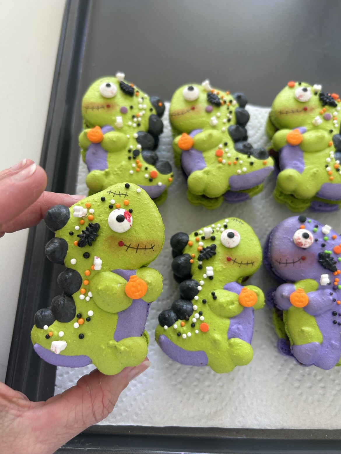 Frankensaurs 🦖🧟‍♂️🎃 halloween macarons in full swing 🎃👻