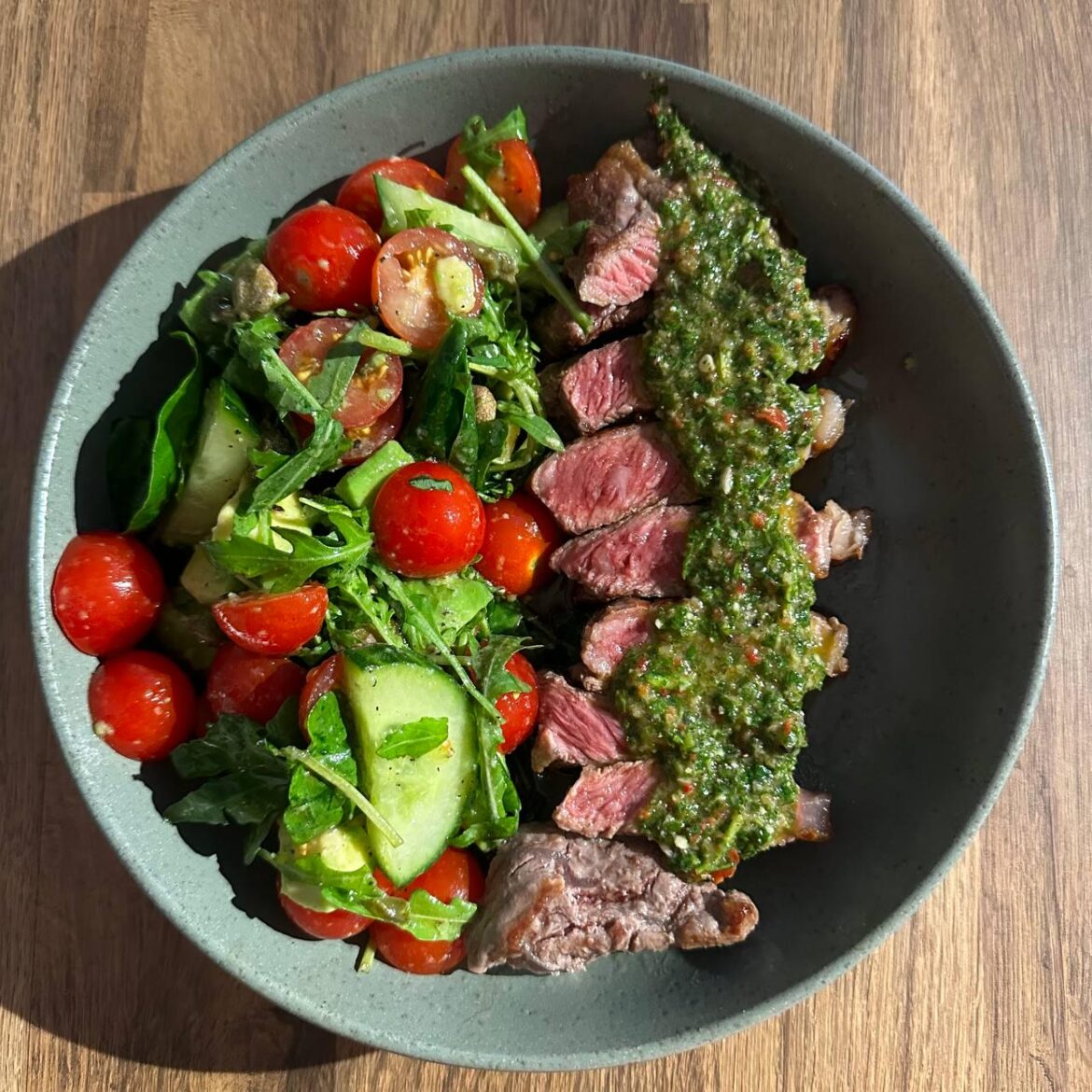[Homemade]Sirloin steak with chimichurri sauce and fresh salad with sweet chilly dressing