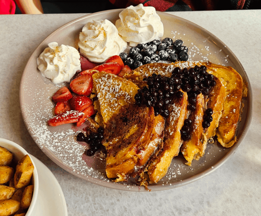 Sunday brunch at Evviva (Midtown) 😋