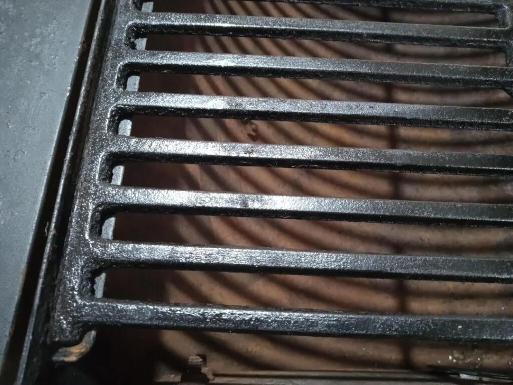 How can i remove spray paint from this grill? How can i remove spray paint from this grill?
