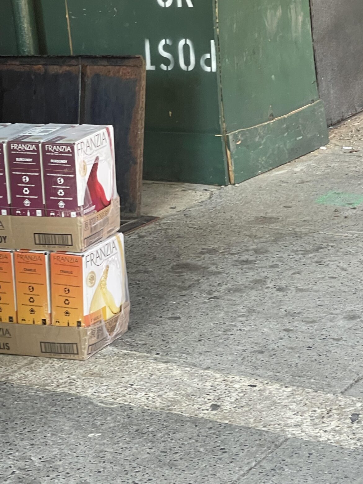 Would you frequent a wine bar that had these boxes outside waiting for delivery? Would you frequent a wine bar that had these boxes outside waiting for delivery?
