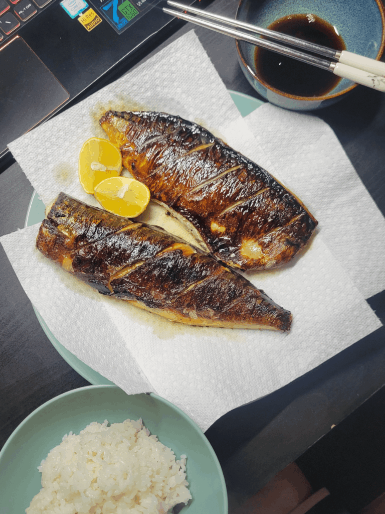 Simple weekday meal so delicious, fresh rice and pan grilled mackerel