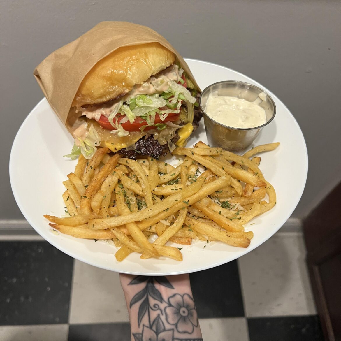 made smash burgers with garlic parmesan fries & homemade garlic aioli for my best friend :) also my first time making brioche!