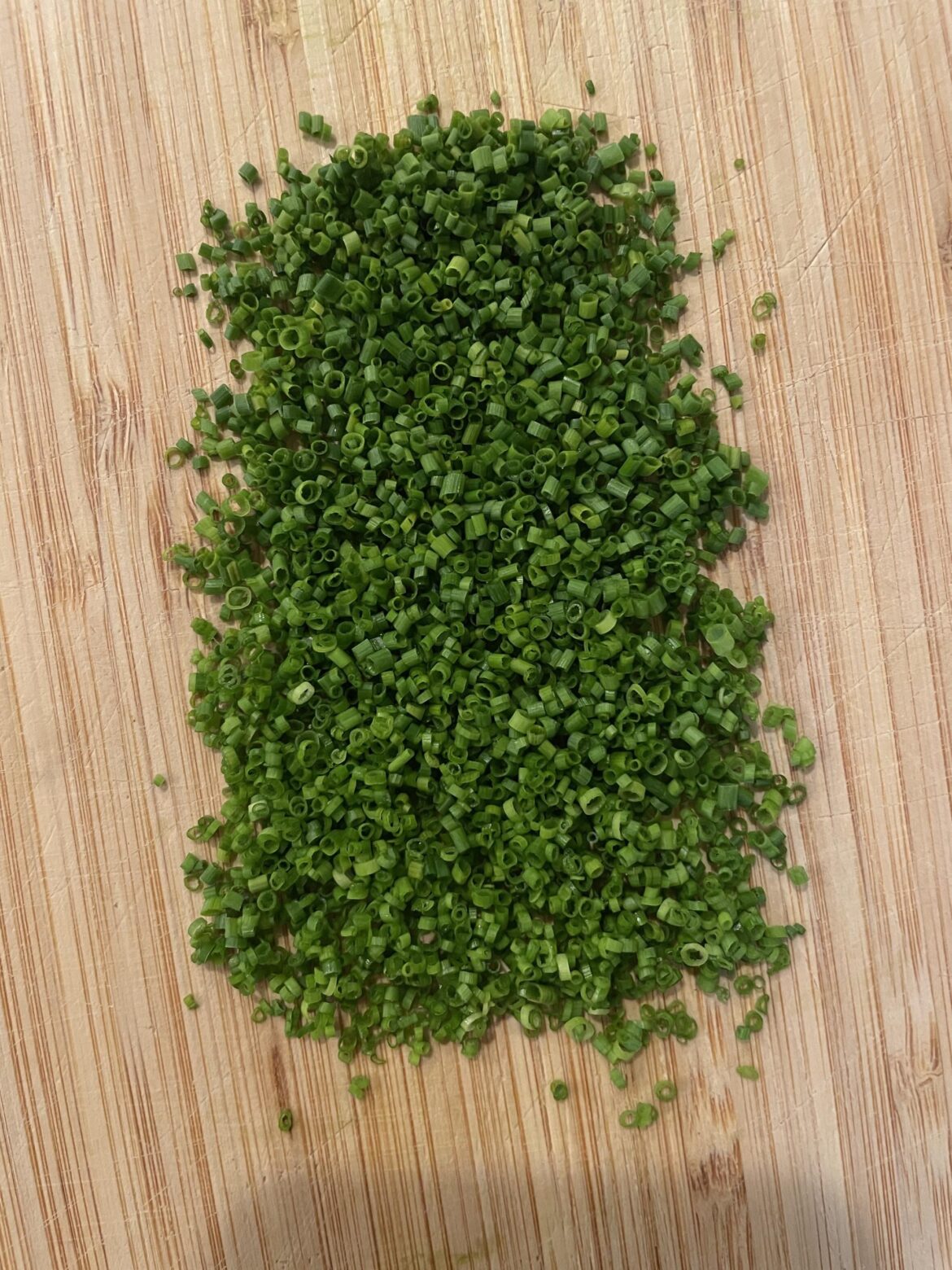 Cutting a cup of chives every day until this Reddit says they’re perfect. Day 16