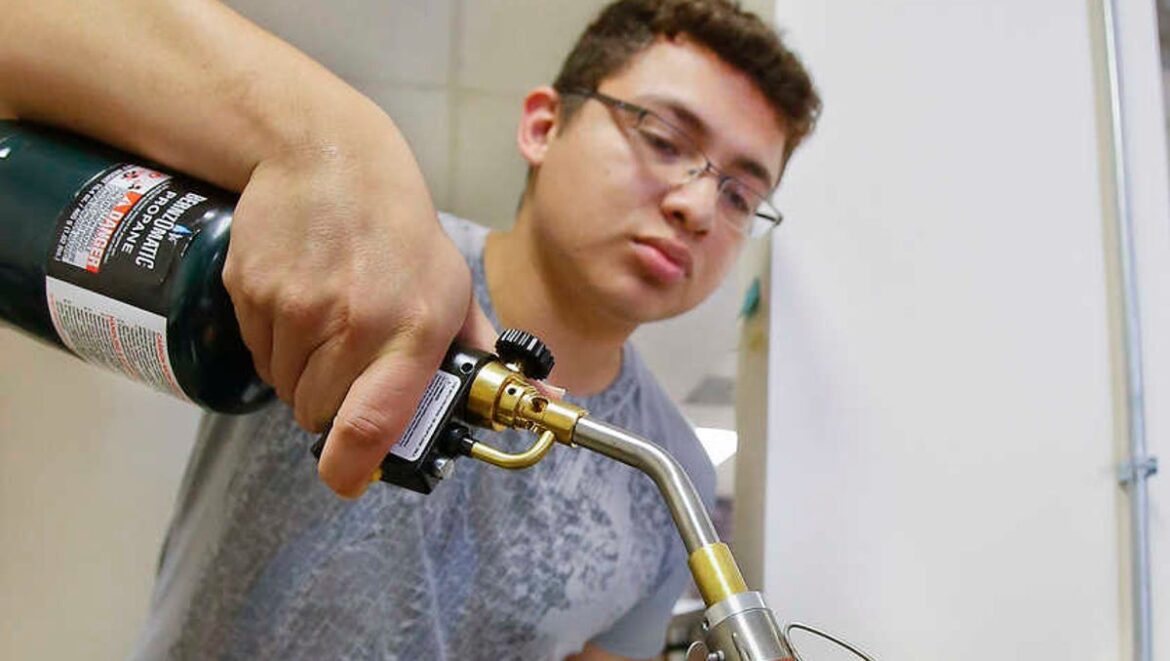 Le Petit Bon Bon, a French cafe in Topeka, debuts lunch menu