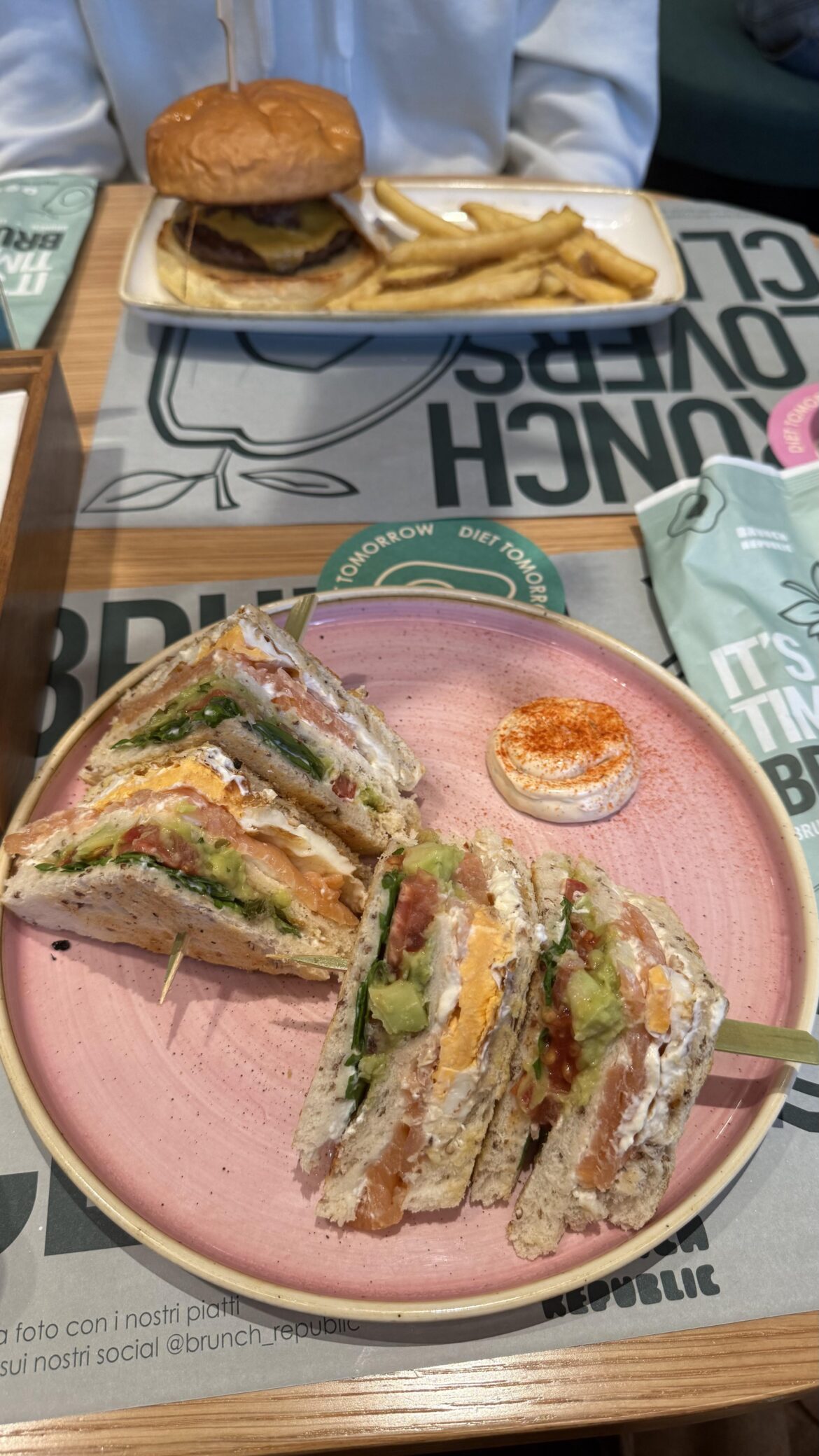 Salmon and egg sandwich for brunch 🥪