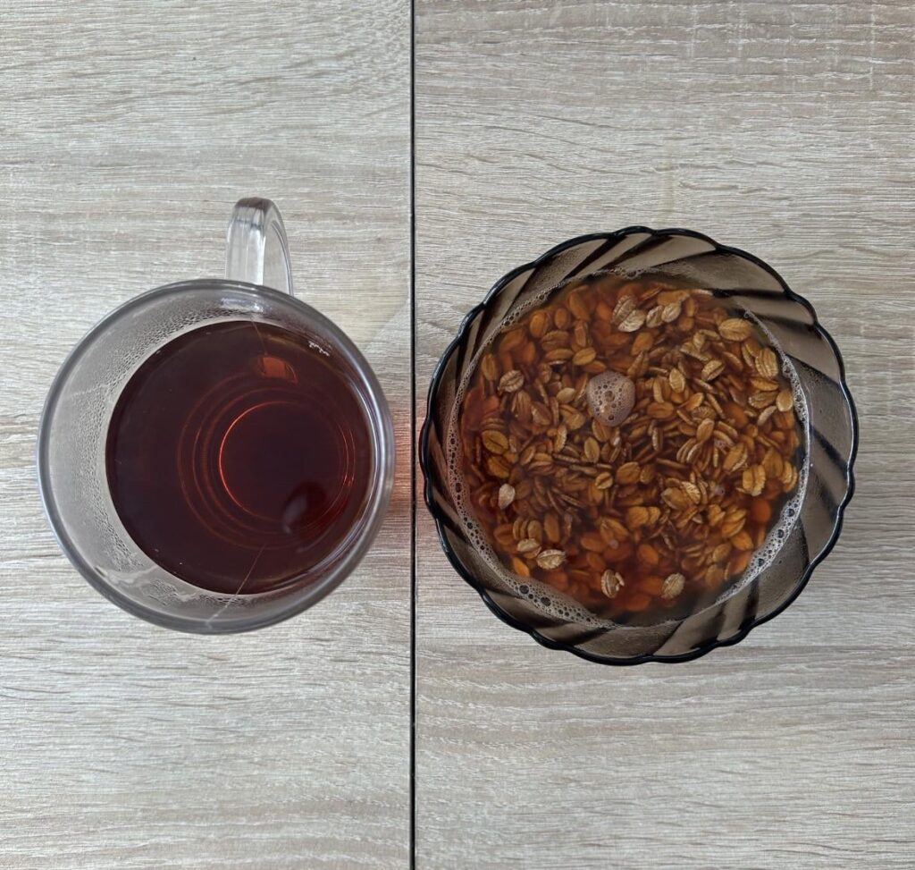 rye flakes in pumpkin spice tea 🤤