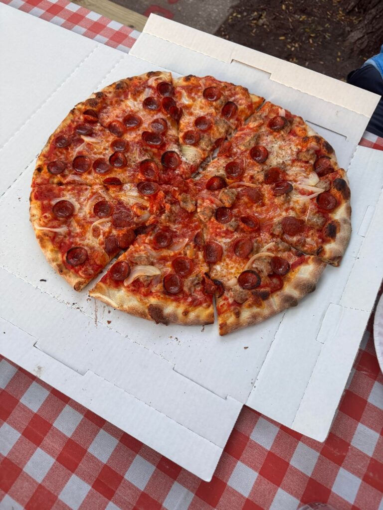 Great pizza at pizza Amelia in Roscoe Village