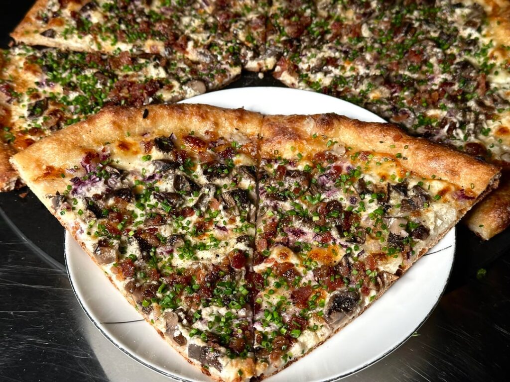 [Homemade] mushroom and bacon pizza