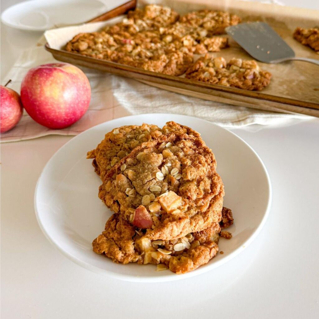 I had too many apples so... I made Apple Crumble Cookies