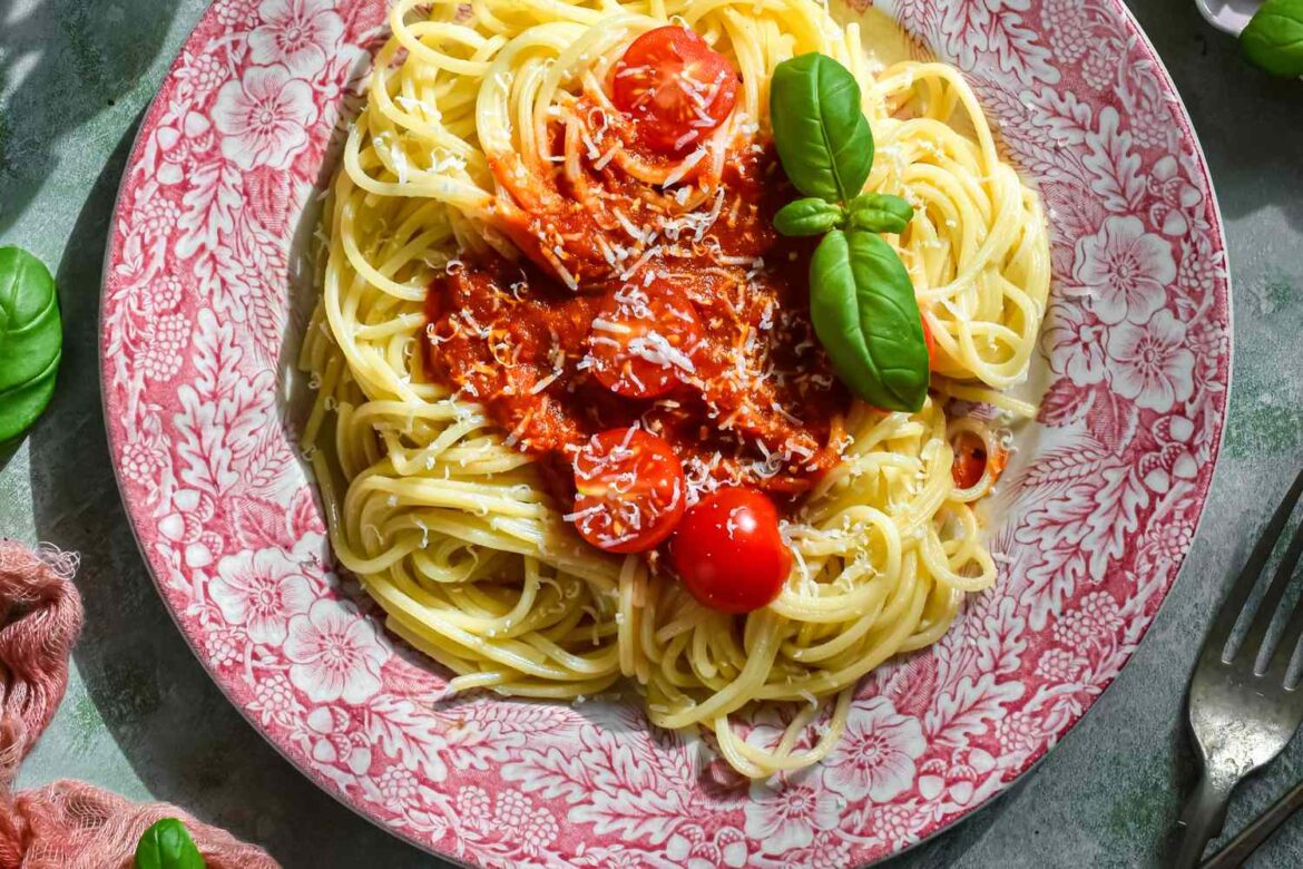 This Italian Chef’s Go-To Tomato Sauce Is Better Than Any Store-Bought Option—And It’s Ready in Minutes