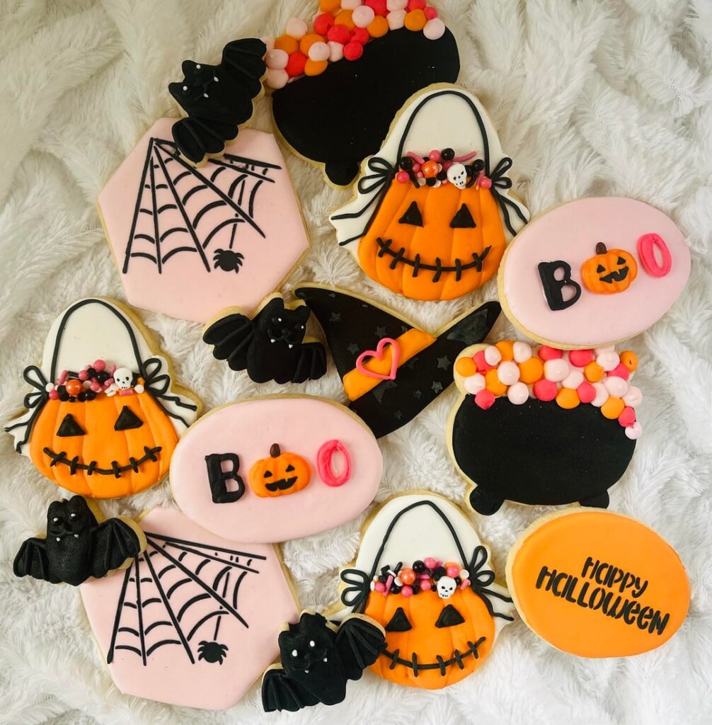 Happy Halloween! 🦇🎃🕷️🕸️🎀