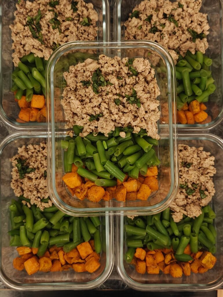 I made some Italian Ground Chicken Bowls tonight. 408 calories, 32 g carbs, 36 g protein, 16 g fat per serving