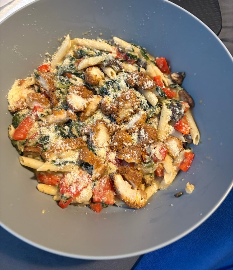 Penne chicken&Alfredo Pasta 550 cals