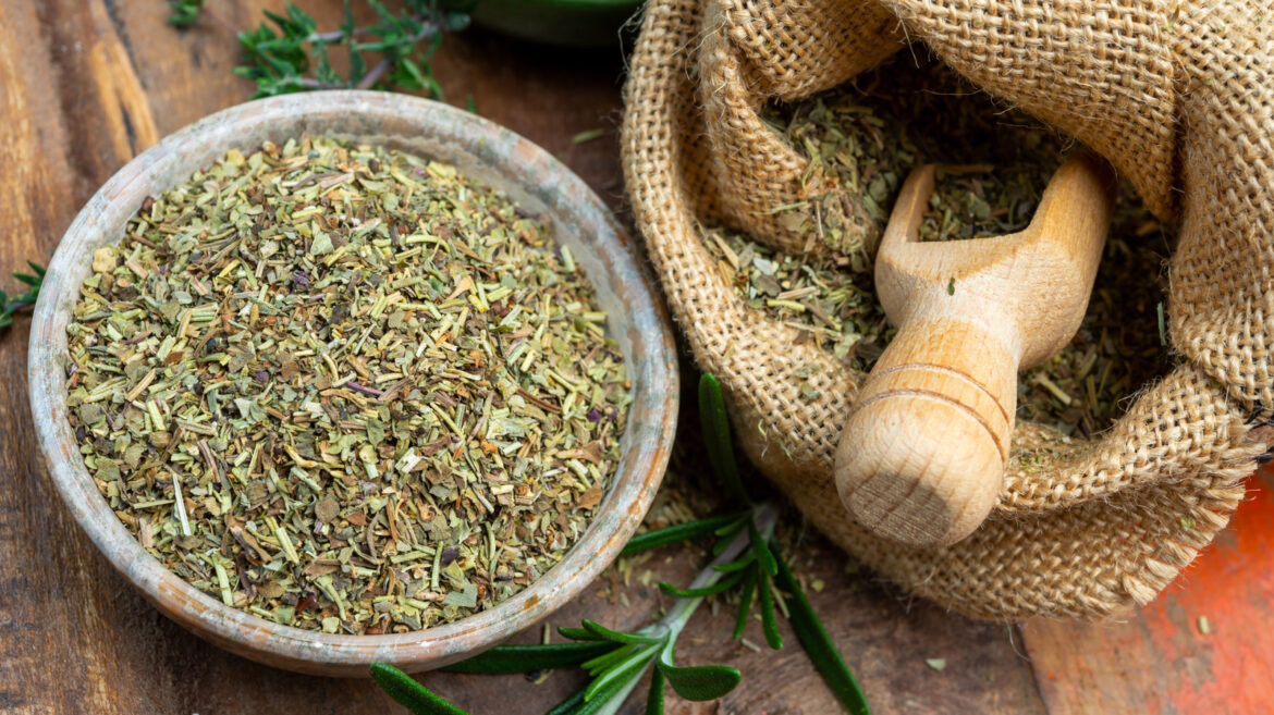 The Differences Between Tuscan, Italian, And Herbs De Provence Seasonings