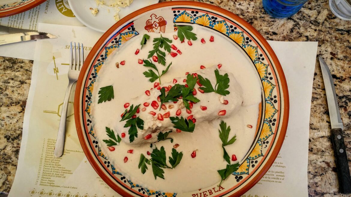 Chile en nogada. Excelente.