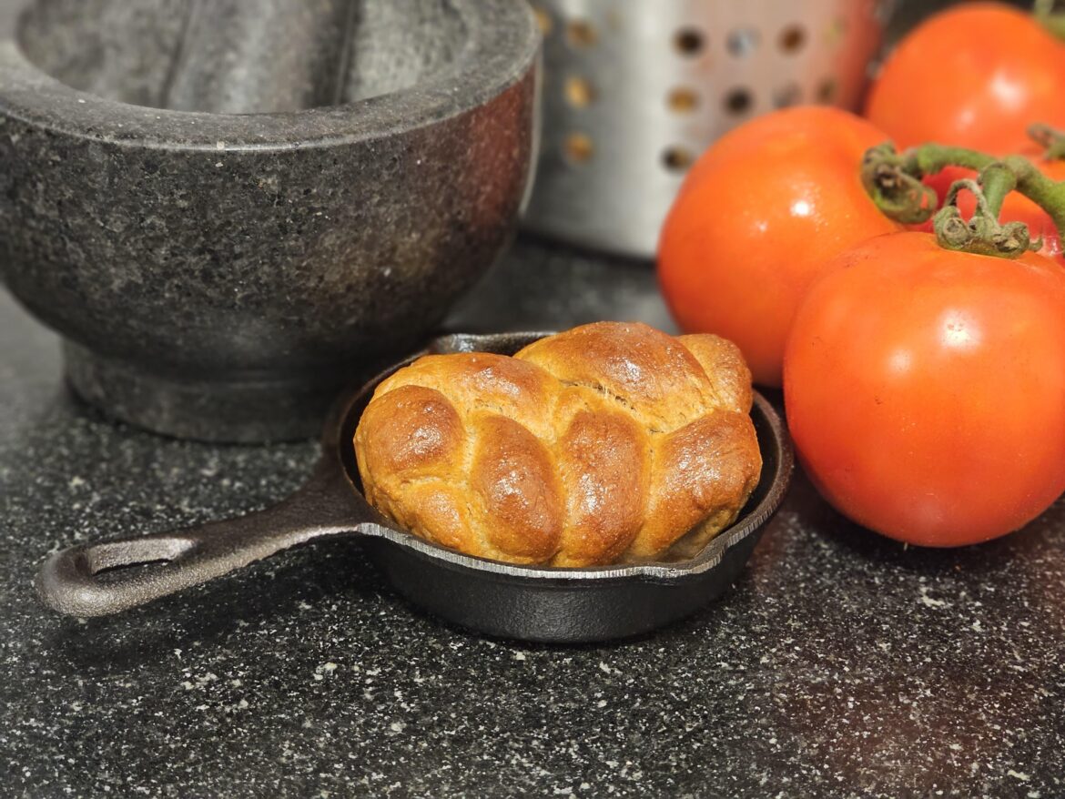 I made a mini loaf so that I could eat it warm without ruining the bread