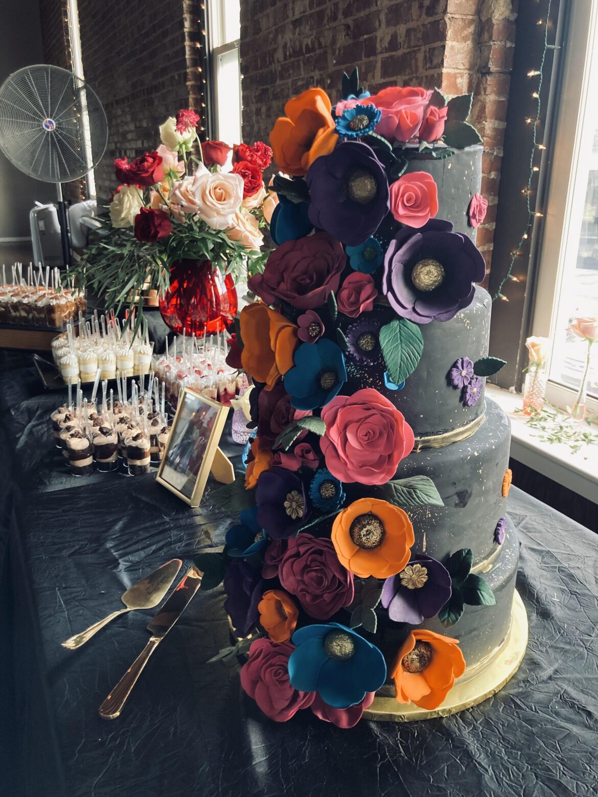 Road tripped with a wedding cake Road tripped with a wedding cake