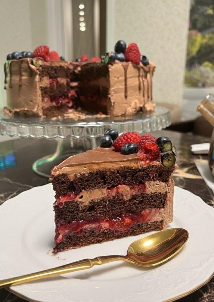 Chocolate Mousse Berry Cake