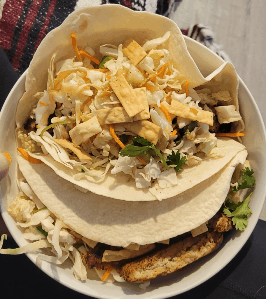Whole dinner plate for ~600 calories and 52 g protein Whole dinner plate for ~600 calories and 52 g protein