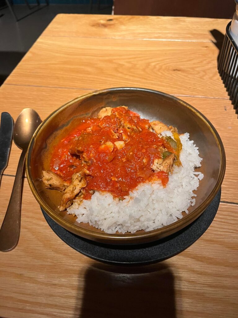 calories in this chicken dish with coconut rice?