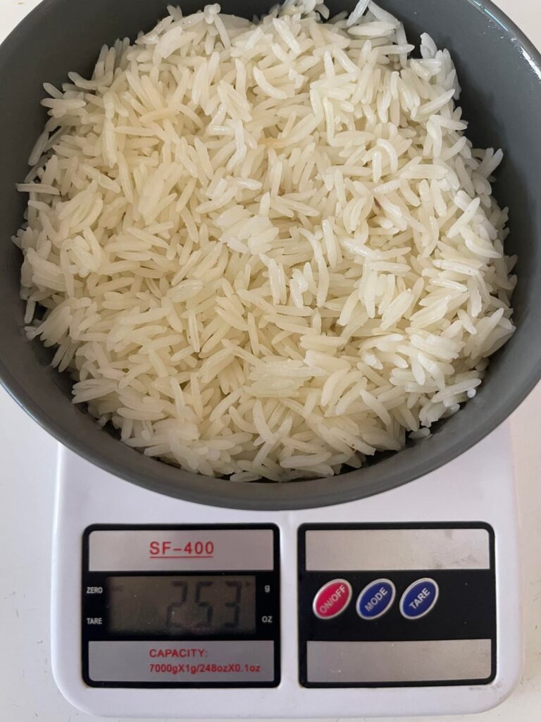 okra stew, rice, and salad