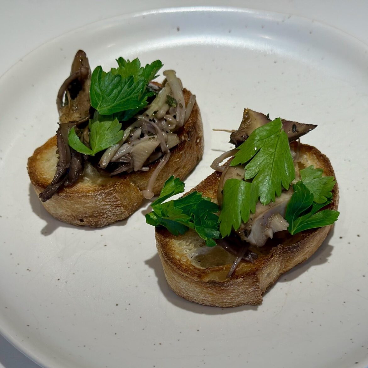 Tried making mushroom crostini… still counts as a real (Italian) dish I hope 🍄 Tried making mushroom crostini… still counts as a real (Italian) dish I hope 🍄