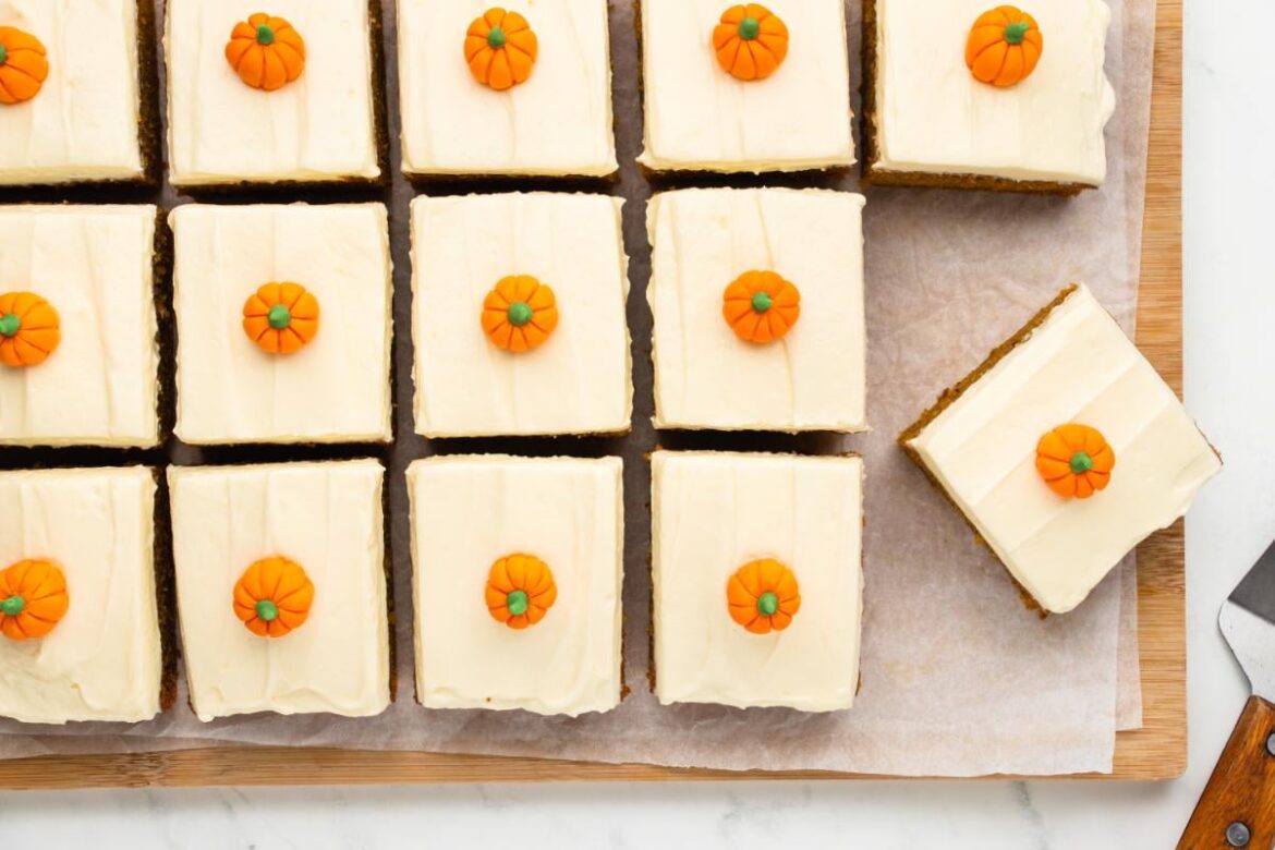 Easy Pumpkin Cake with Cream Cheese Icing