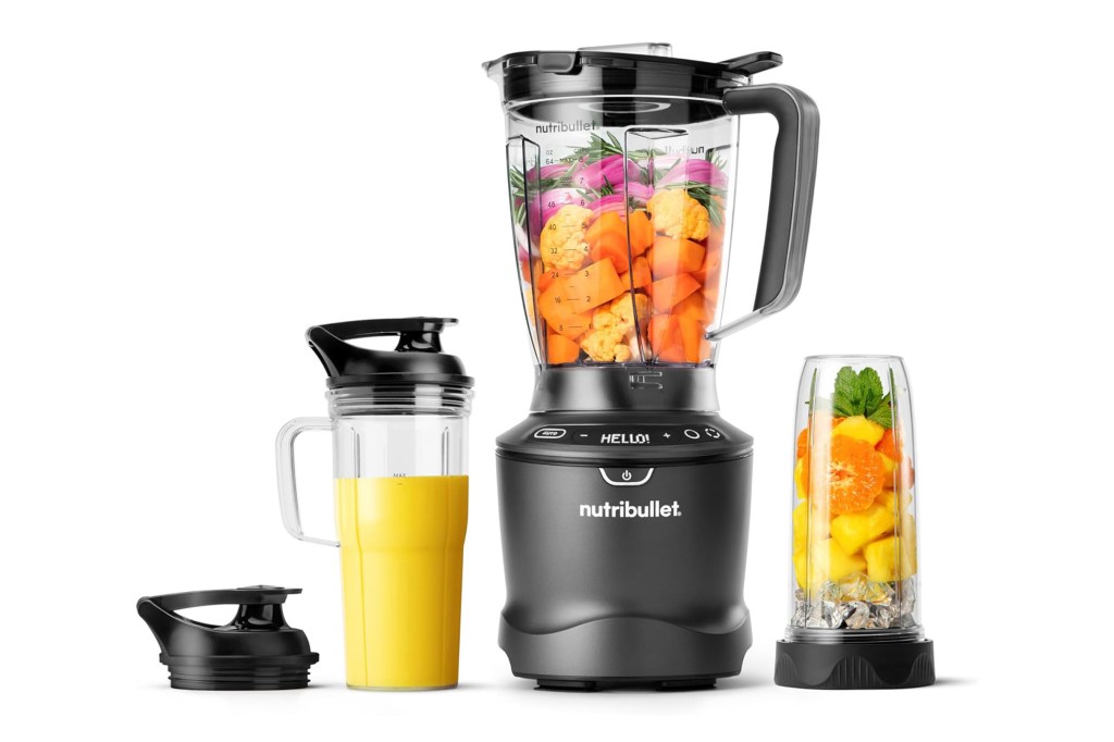 Full sized blender and attatchments