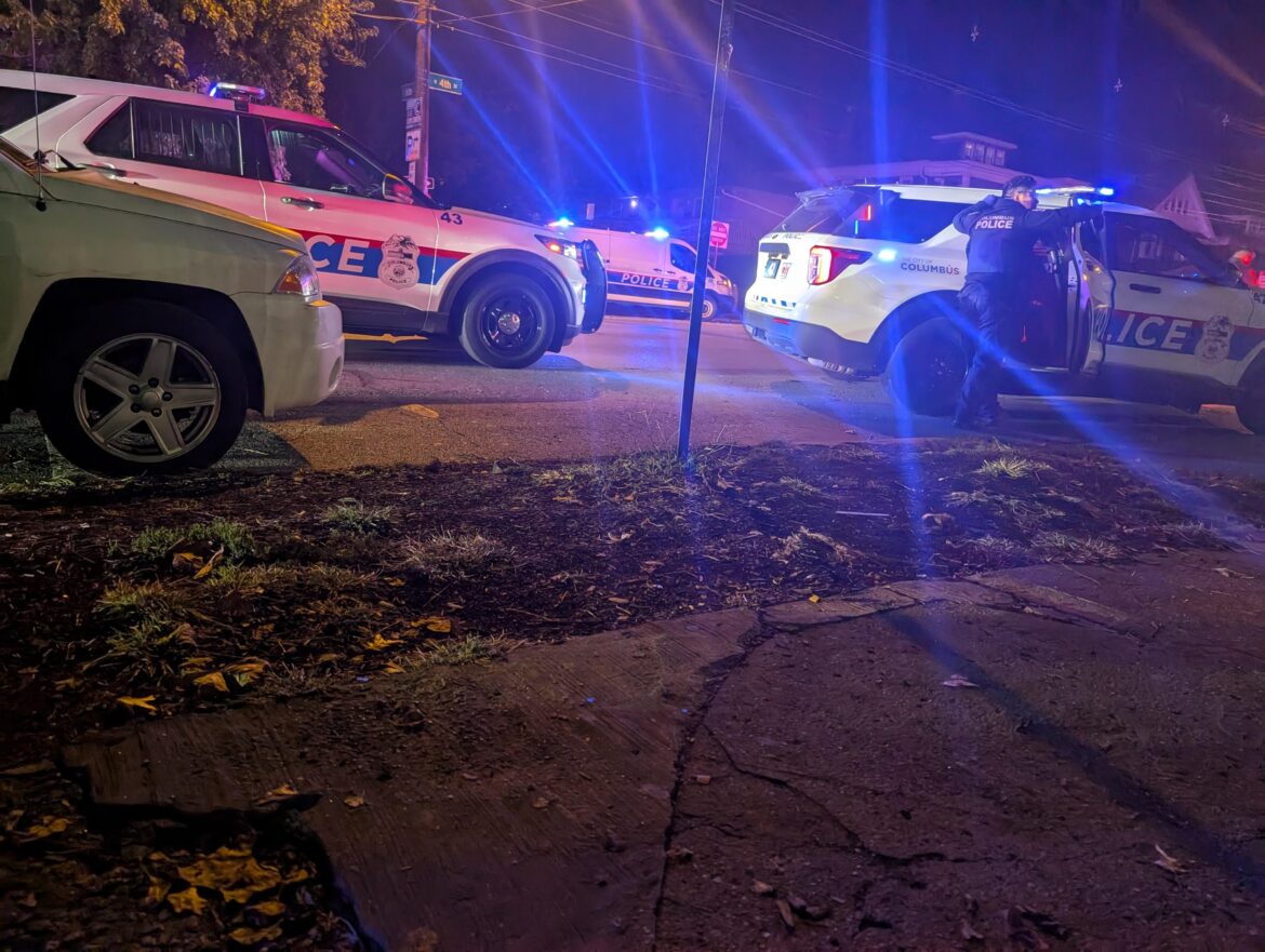 I was walking to the convenience store to buy an onion for my dinner when someone got shot right around the corner from me. Called 911 and now here I am: onionless, but hoping I helped that guy in my onion journey. Onions may have saved a life. I was walking to the convenience store to buy an onion for my dinner when someone got shot right around the corner from me. Called 911 and now here I am: onionless, but hoping I helped that guy in my onion journey. Onions may have saved a life.