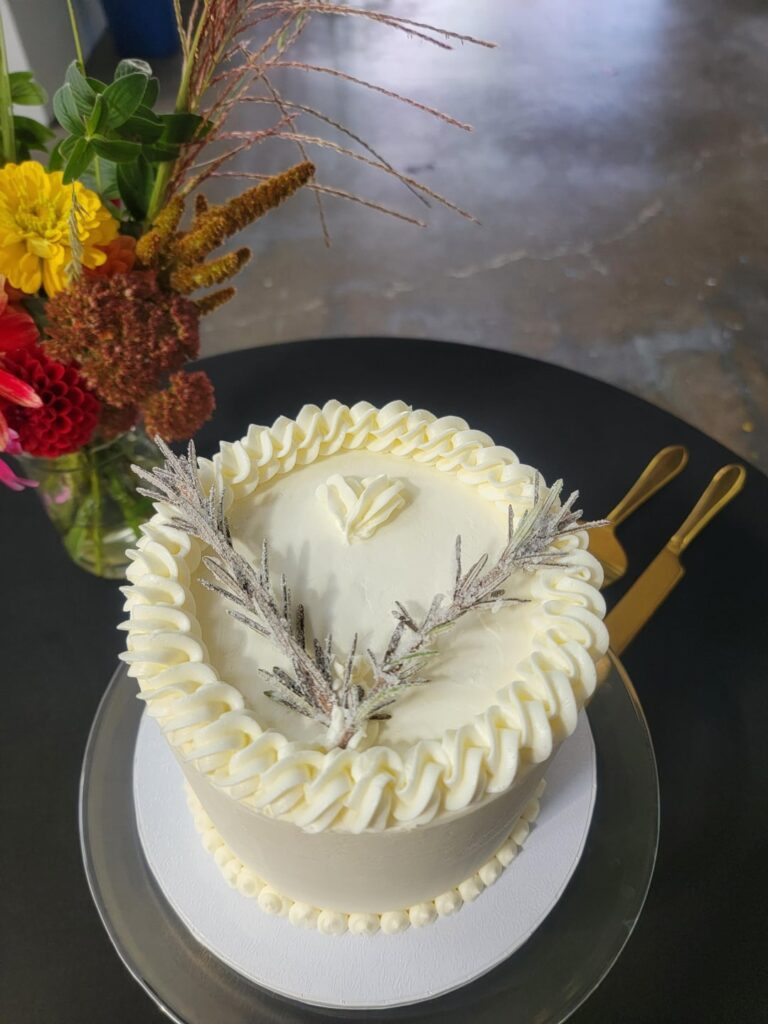 I made the cutting cake for my coworker’s wedding. I made the cutting cake for my coworker's wedding.