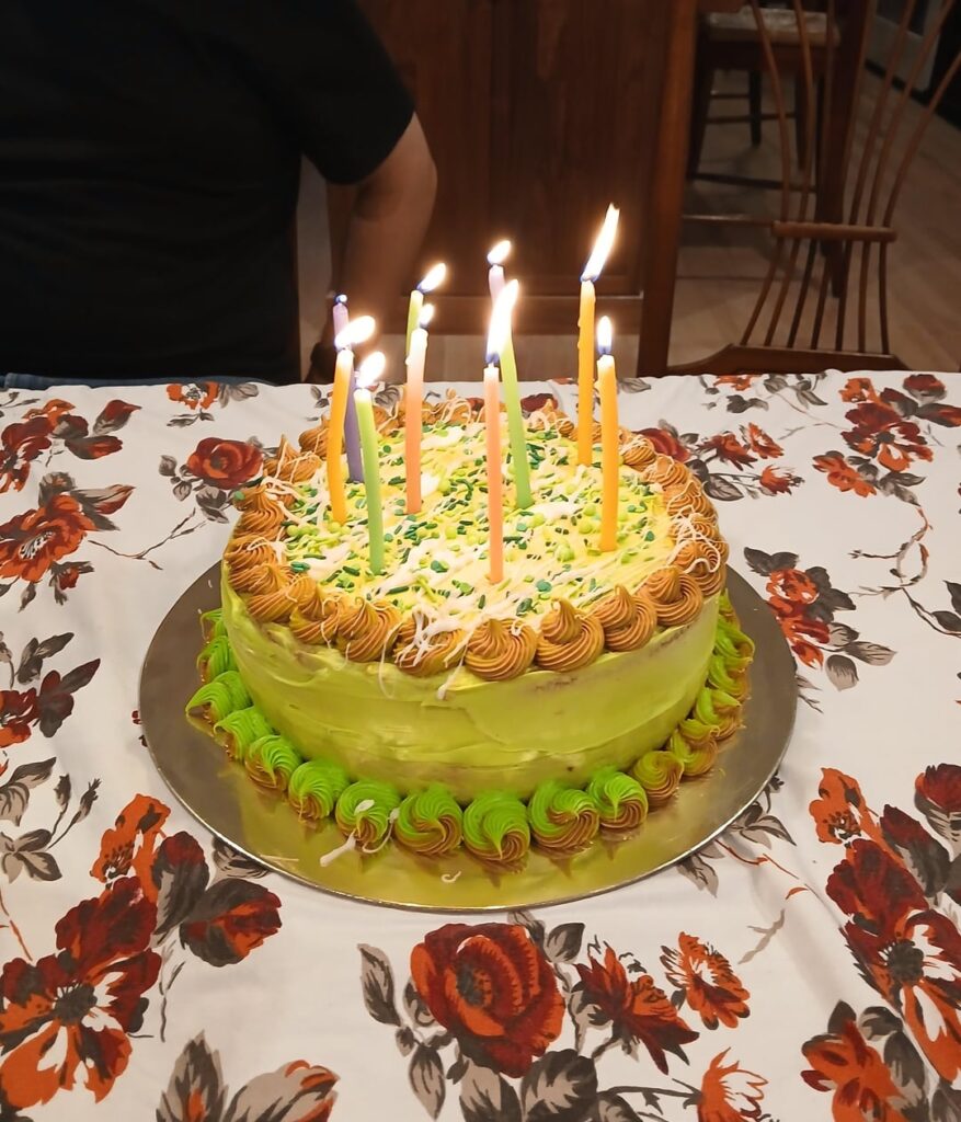 I didn't get the best pics of it but I made this cake for a friend's bday!