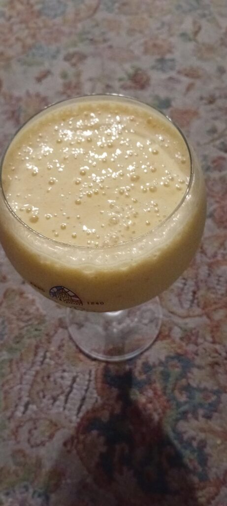 Mango milkshake for a snack!