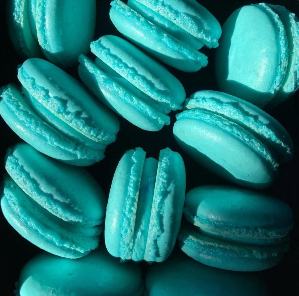 Vanilla bean macarons